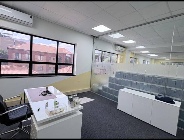 749M² OFFICE TO LET IN MIDRIDGE PARK